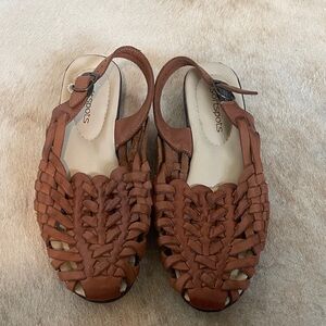 Softspots Women's Brown Leather Woven Sandals 8.5